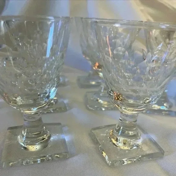 Set of 8 Vintage Crystal Cordial Cut Glasses by Hawkes Crystal - Picture 2 of 5